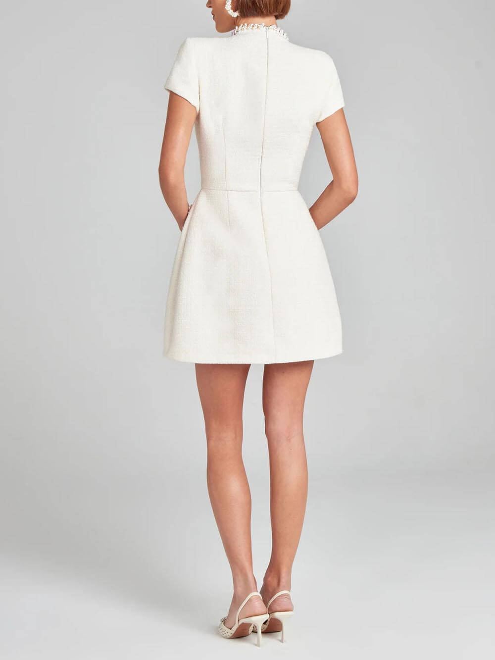 Jacqueline | Robe Mini à Poche avec Manches Fendues et Bord Perlé