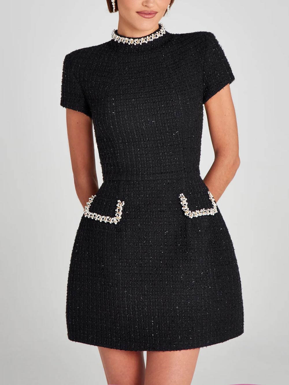 Jacqueline | Robe Mini à Poche avec Manches Fendues et Bord Perlé
