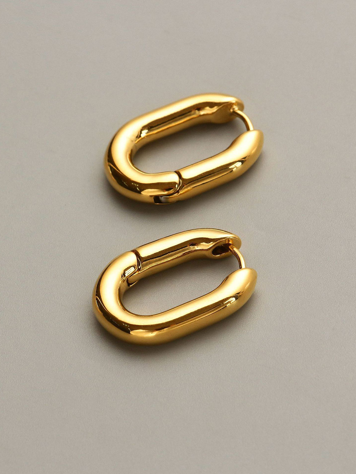 Charlotte | Boucles d'Oreilles Mini Rectangulaires Vaelora