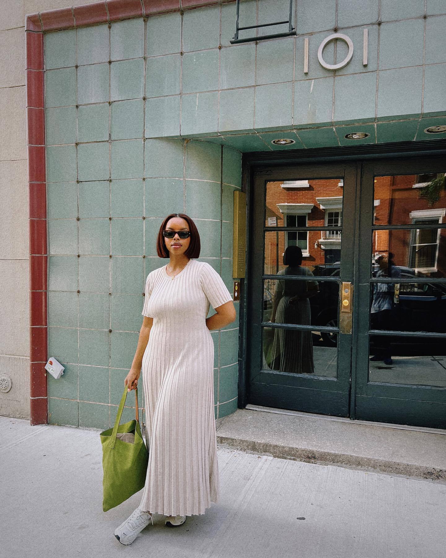 Denise | Robe Midi Plissée Élégance Intemporelle