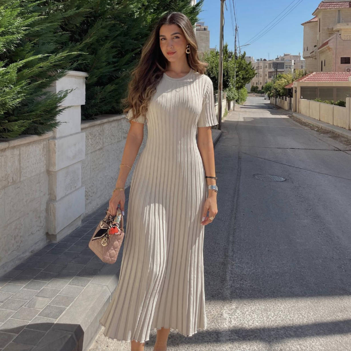 Denise | Robe Midi Plissée Élégance Intemporelle