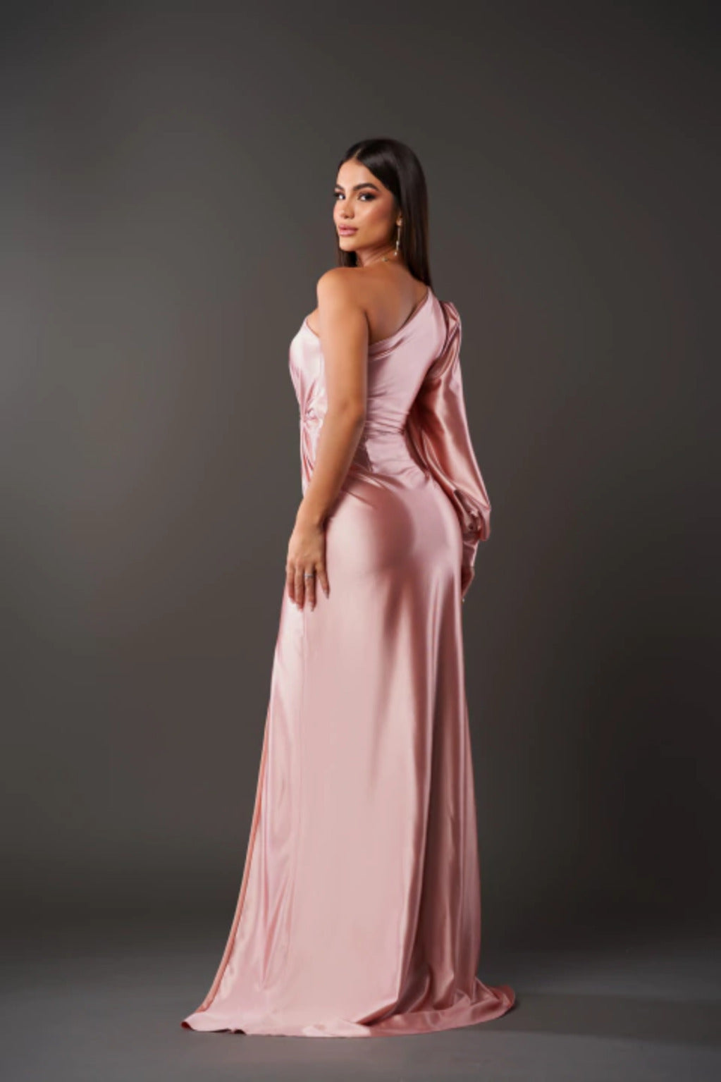 Hilda | Robe Élégante avec Finesse