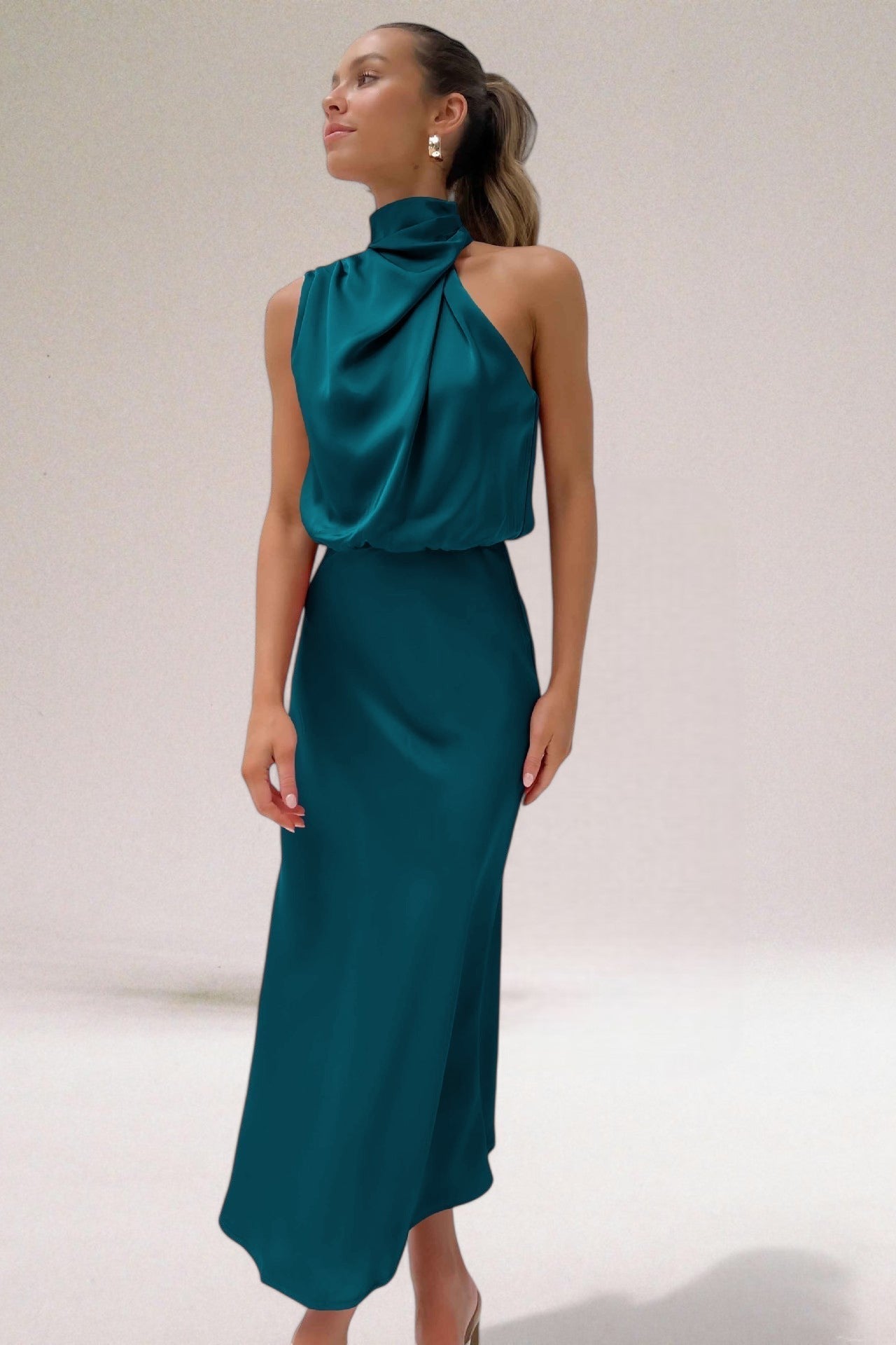Angelique™ | Robe dos nu en satin glamour