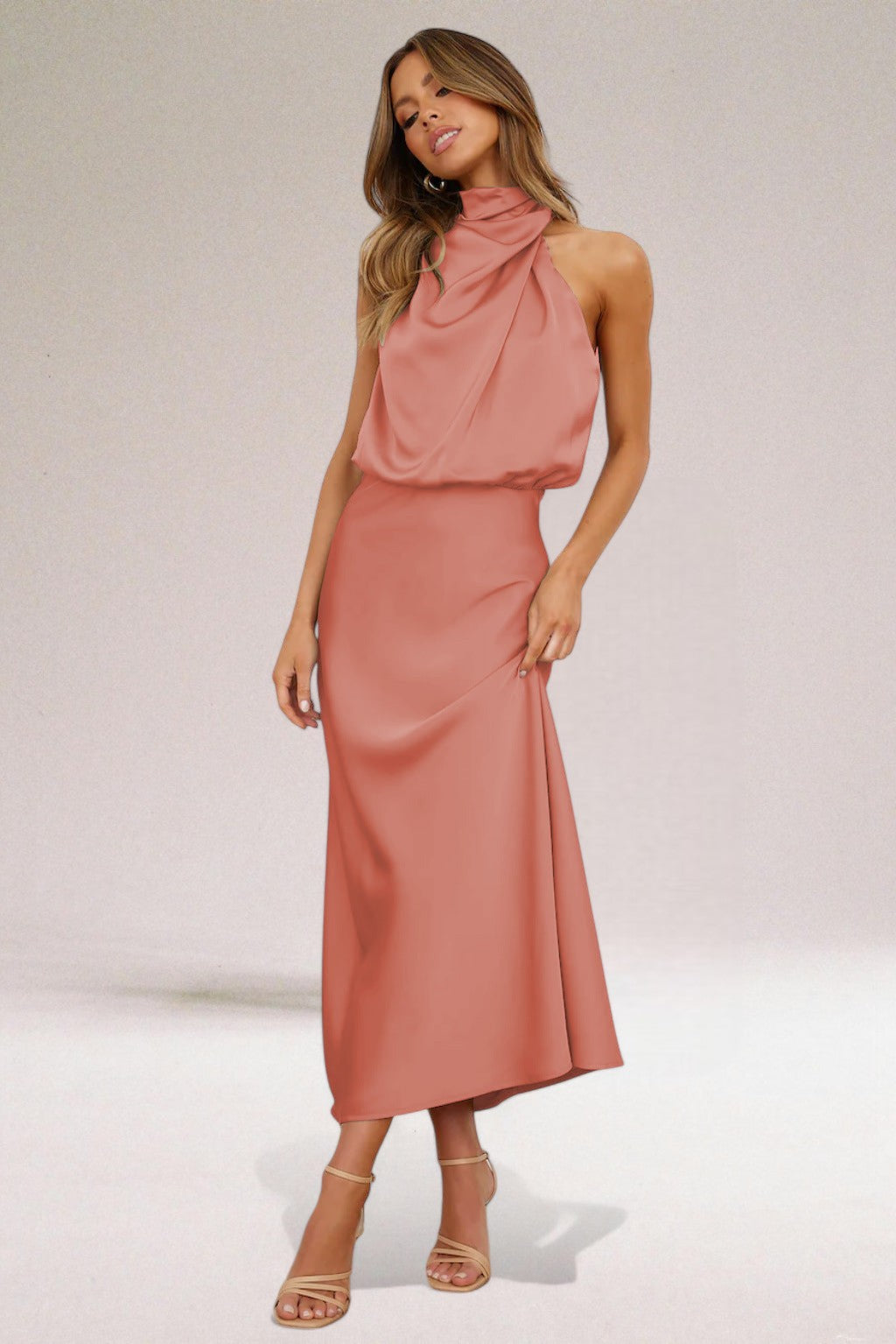 Angelique™ | Robe dos nu en satin glamour