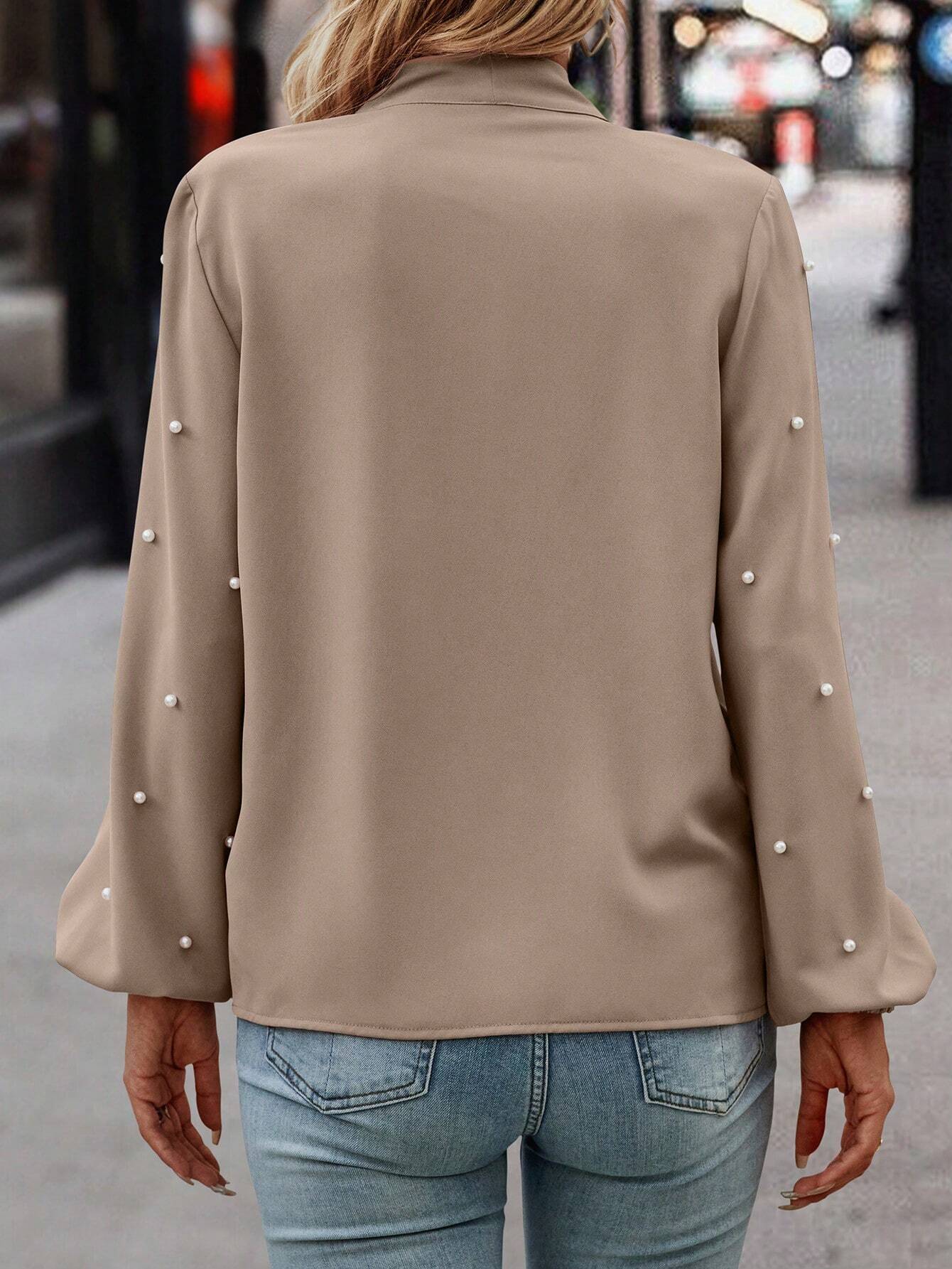 Chloé | Blouse Élégante à Col Noué avec Perles