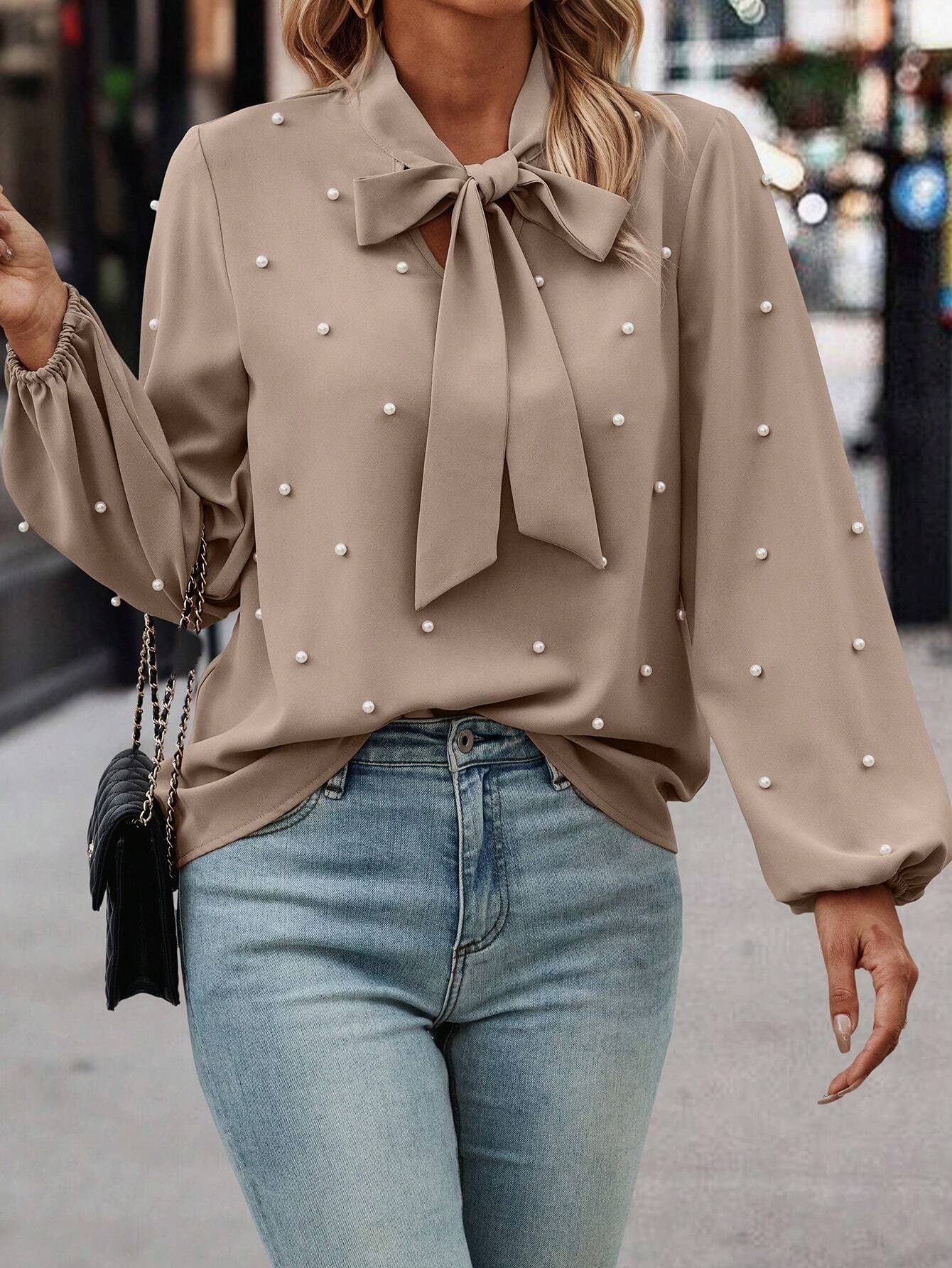 Chloé | Blouse Élégante à Col Noué avec Perles
