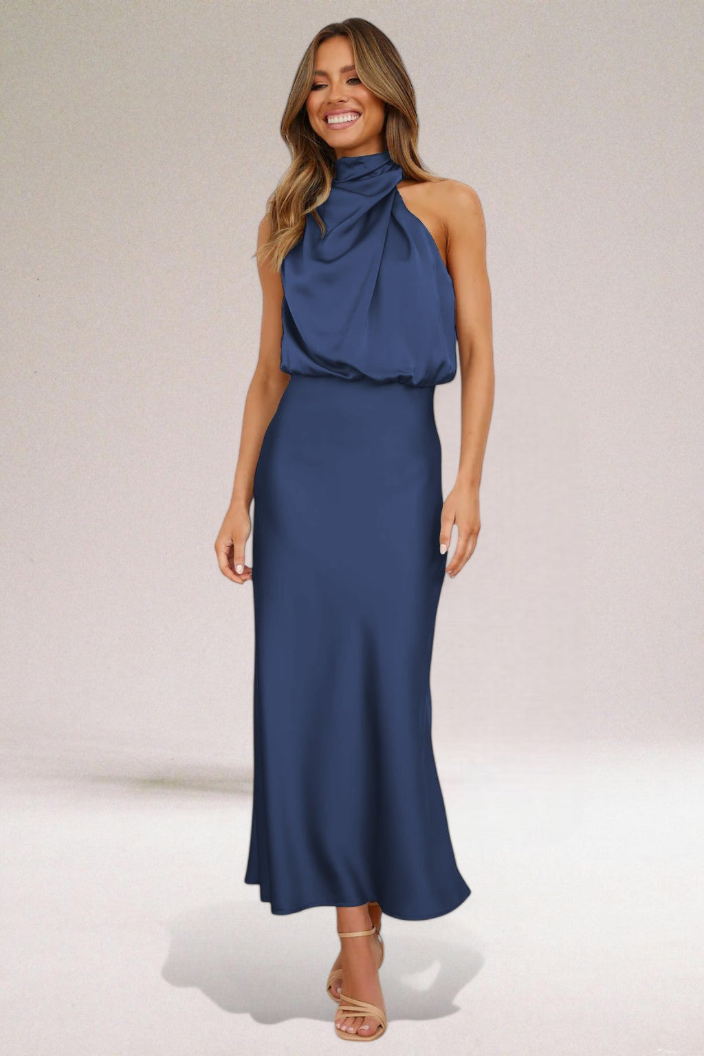 Angelique™ | Robe dos nu en satin glamour