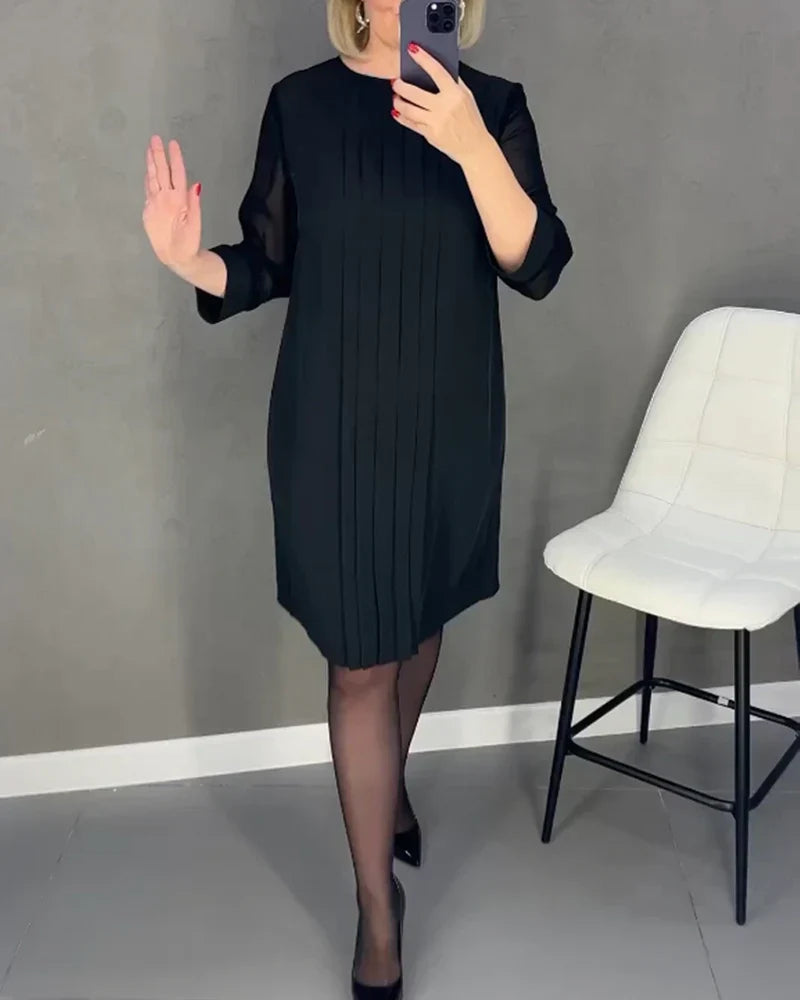 Monique™ | Robe Noire Élégante à Manches Voilées