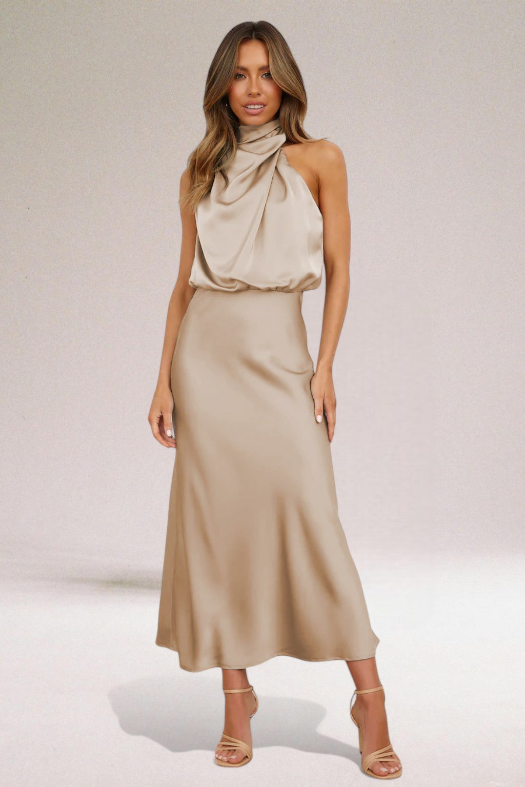 Angelique™ | Robe dos nu en satin glamour