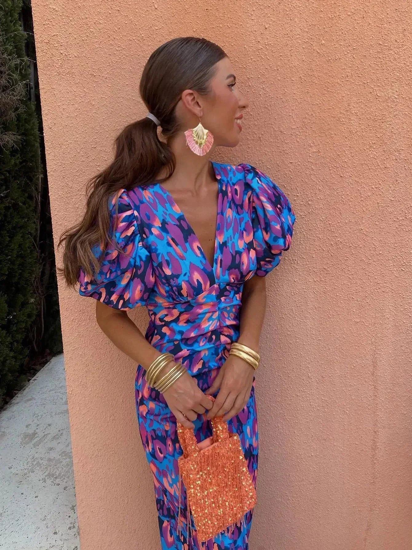 Loren - Robe Midi à Manches Bouffantes Vibrantes